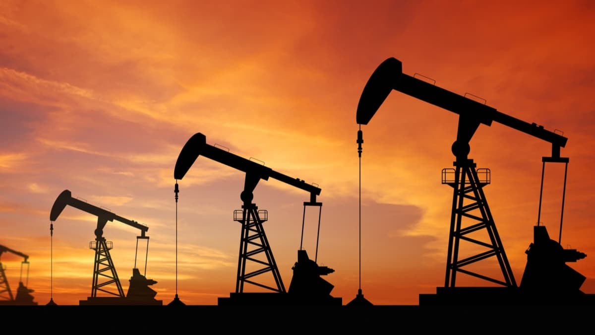 ABD petrol stoklarındaki düşüş fiyatları yükseltti