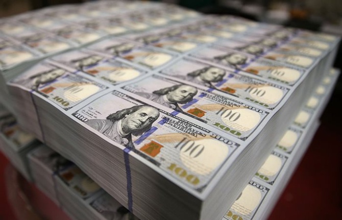 Dolar yükseliyor tarihi zirvesine yaklaştı
