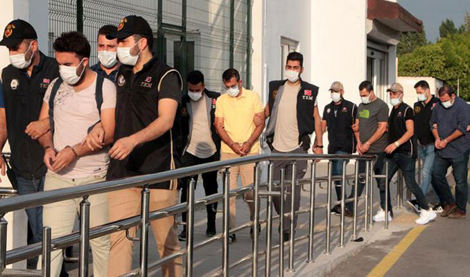 Adana’da FETÖ operasyonu: 8 gözaltı