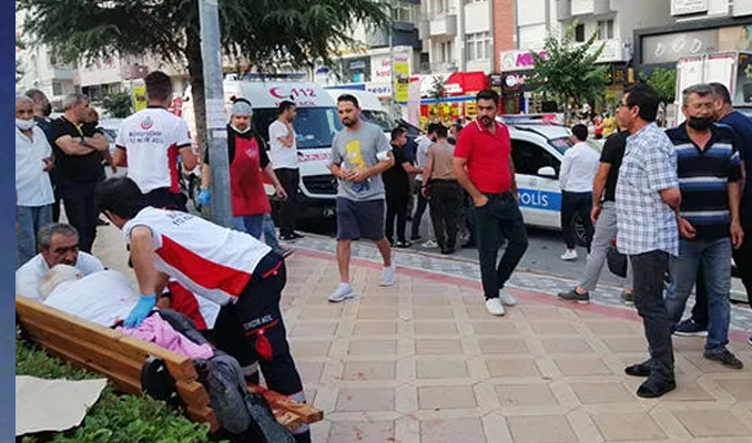 Ağzında maske olmadan hapşıran kişiyi bıçakladı!