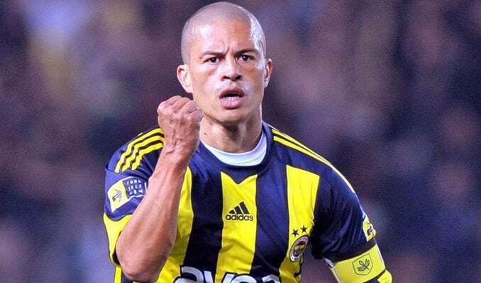 Alex de Souza’dan derbi paylaşımı