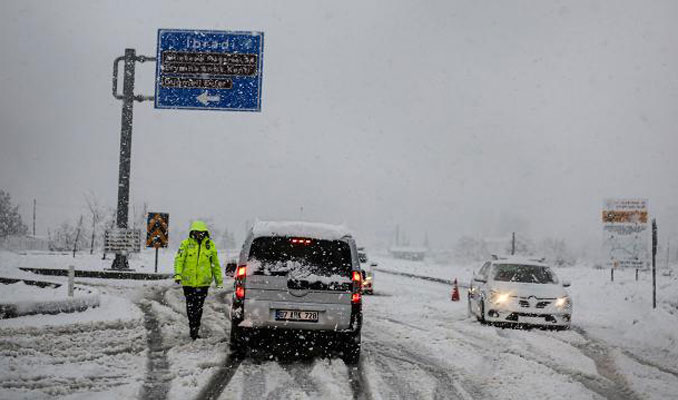 Antalya-Konya kara yolu trafiğe kapatıldı
