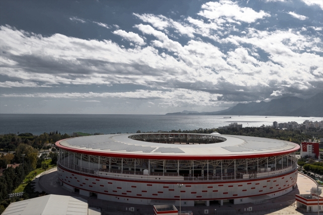 Antalya Stadı 600 haneye elektrik sağlıyor