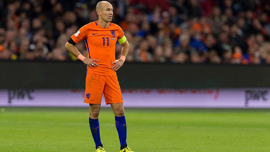 Arjen Robben futbola geri döndü!