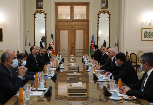 Azerbaycan ile İran arasında görüşmede ekonomik gelişmeler ele alındı