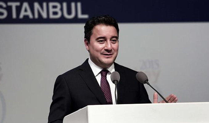 Babacan: Süper kahramanlar çizgi filmlerde olur