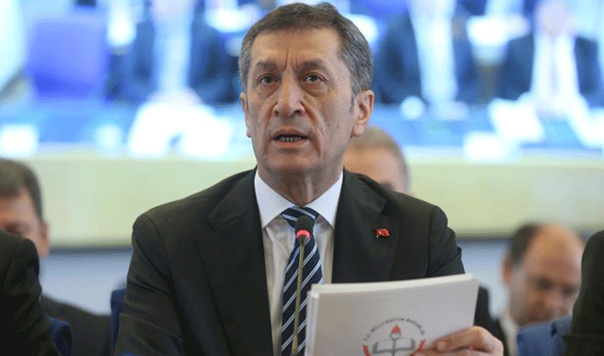 Bakan Selçuk açıkladı: Okullar açılacak mı?