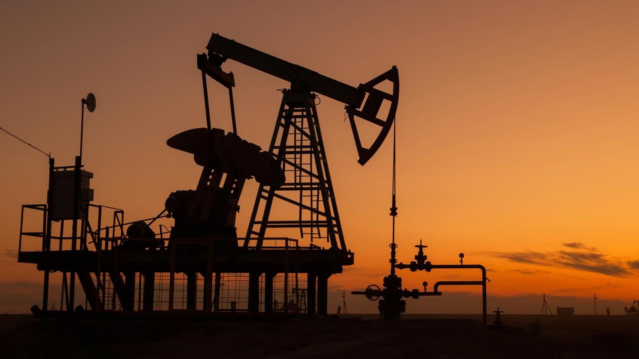 Barclays, petrol fiyat tahminlerini revize etti