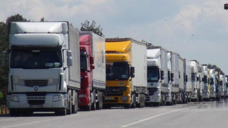 Belarus-Polonya sınırında 30 kilometrelik TIR kuyruğu