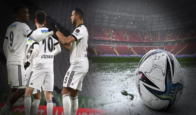 Bir Süper Lig maçının saati değişti! İki maç ertelendi...