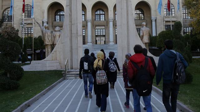 Cumhurbaşkanı Erdoğan 4 üniversiteye rektör atadı