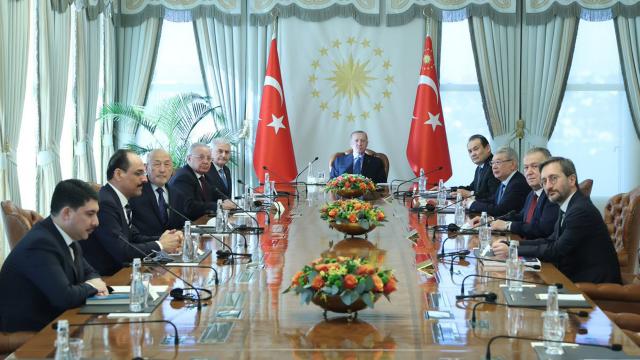 Cumhurbaşkanı Erdoğan, Aksakallar Konseyi heyetini kabul etti