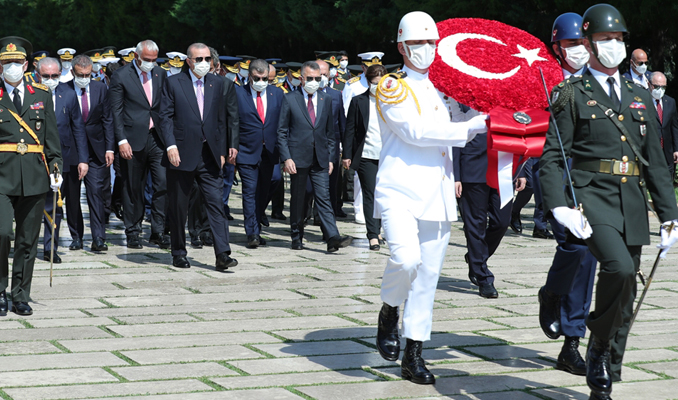 Devlet erkanı Atatürk