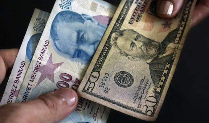 Dolar yeniden zirveye yaklaştı