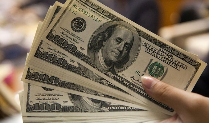 Dolar zirveden vazgeçmiyor