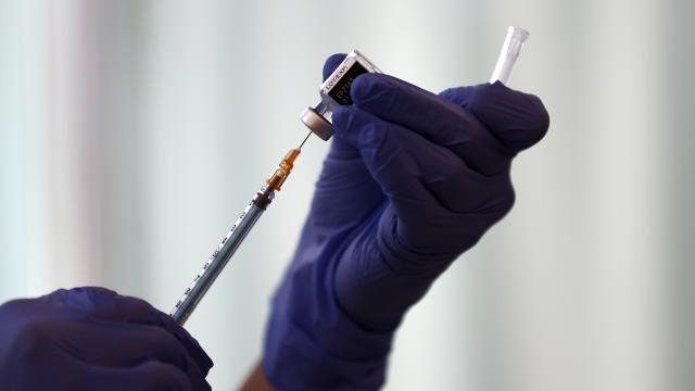 Dünya genelinde üçüncü doz aşı uygulaması artıyor