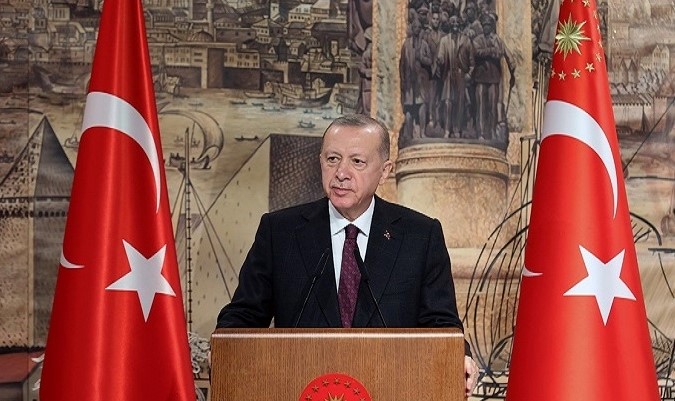 Erdoğan: Alçak oyunları bozacak kararlılığa sahibiz