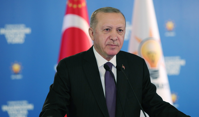 Erdoğan: Ayaklarına taş değse AK Parti
