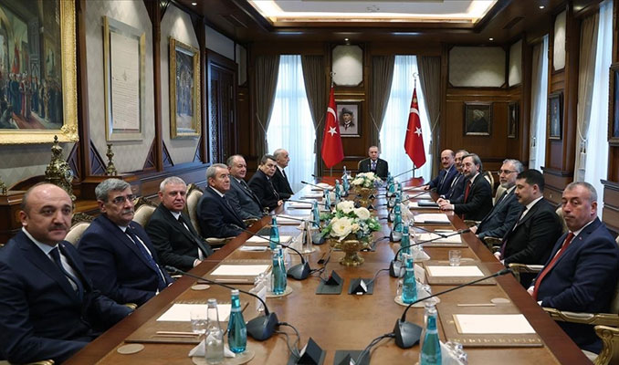 Erdoğan, Bakan Bilgin ve Türk-İş heyetini kabul etti