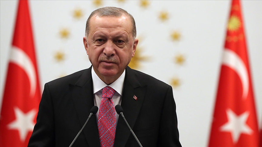 Erdoğan: Türkçeye hak ettiği ihtimamı göstermiyoruz