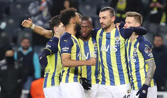 Fenerbahçe, geriye düştüğü maçta Altay