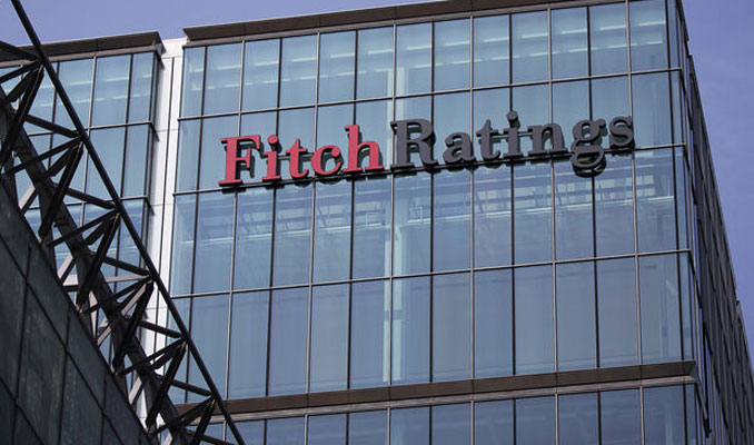 Fitch: Erken faiz indirimleri belirsizliği artıran yanlış adımlardır