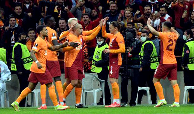 Galatasaray gruptan çıkmayı garantiledi