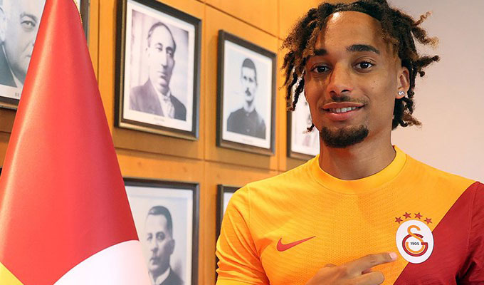 Galatasaray transferi açıkladı!