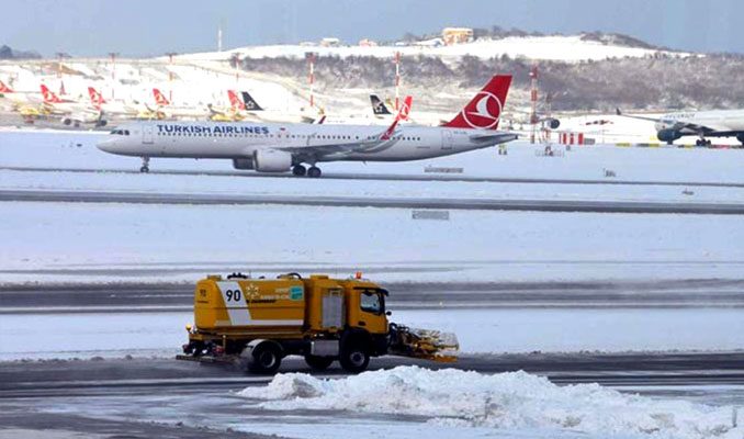 İstanbul Havalimanı normale dönüyor: İlk uçaklar kalktı