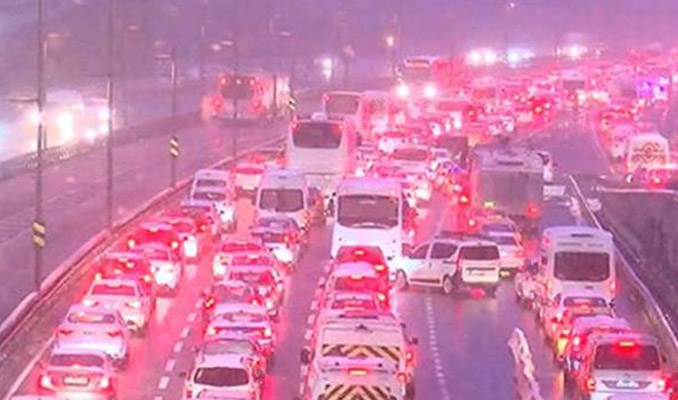 İstanbul trafiğinde yoğunluk yüzde 80