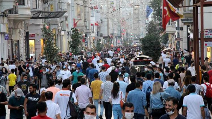 İstiklal Caddesi yoğunluk nedeniyle kapatıldı