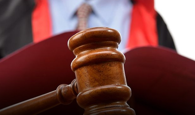 İtalyan mafyası hakim karşısında