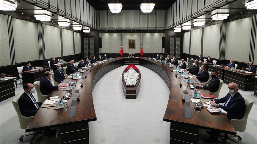 Kabine toplandı
