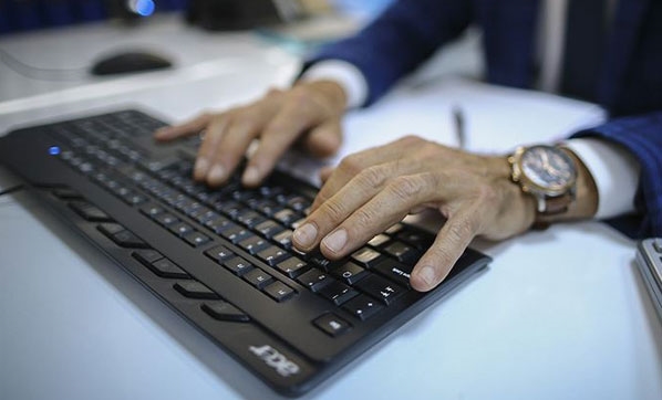 Kamu çalışanlarının tüm internet trafikleri izlenecek