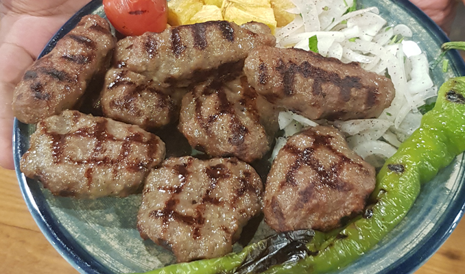 Köfte deyip geçme bin çeşidi, bin hilesi var...