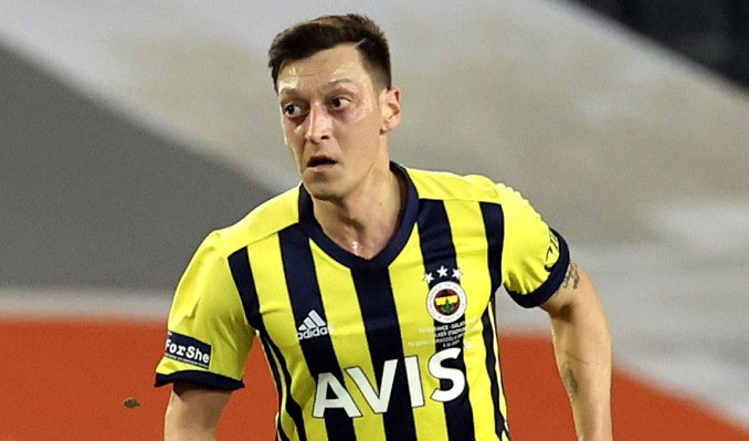 Mesut Özil, sakatlığı hakkında açıklama yaptı
